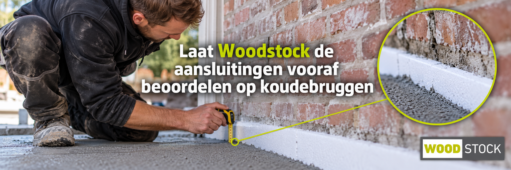 Vakman Woodstock controleert de aansluiting tussen vloer en muur, met een uitvergroot isolatiedetail.
